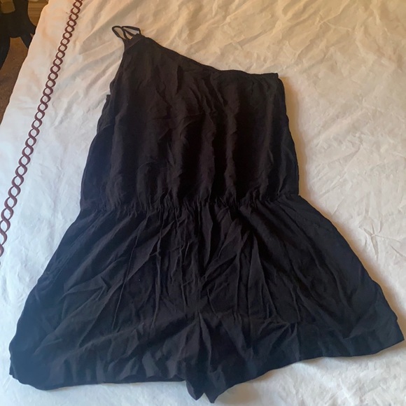 One shoulder black romper - Picture 1 of 5